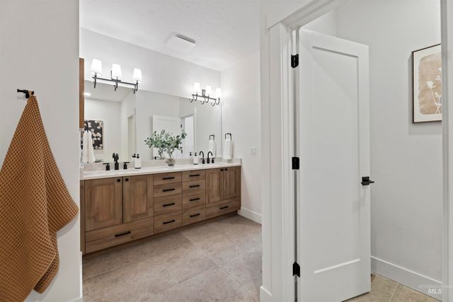 5615 W Haughburn Dr, Eagle, ID 83616