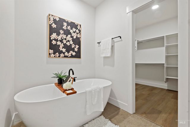 5615 W Haughburn Dr, Eagle, ID 83616