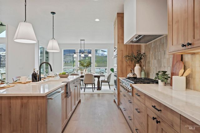 5615 W Haughburn Dr, Eagle, ID 83616