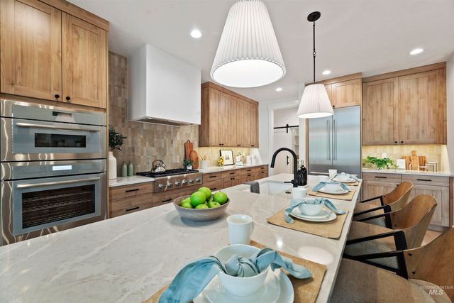 5615 W Haughburn Dr, Eagle, ID 83616