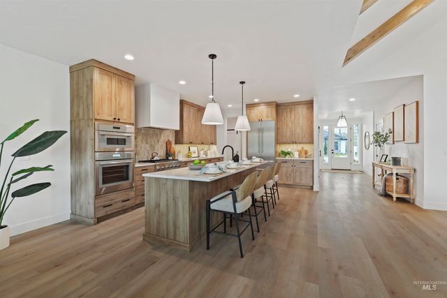 5615 W Haughburn Dr, Eagle, ID 83616