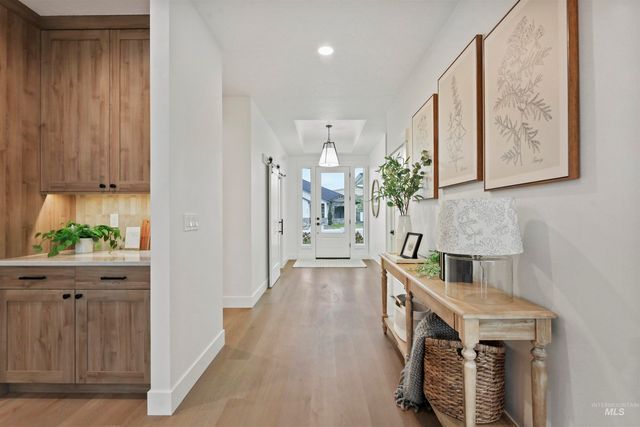 5615 W Haughburn Dr, Eagle, ID 83616