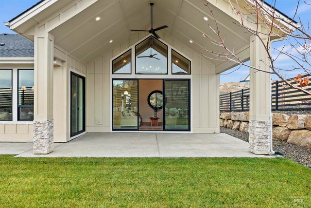 5615 W Haughburn Dr, Eagle, ID 83616