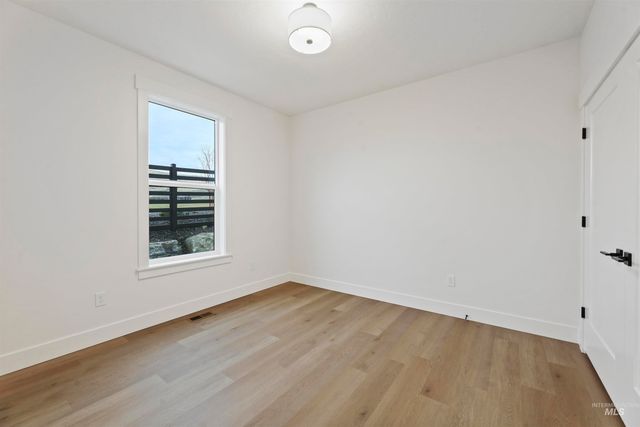 5615 W Haughburn Dr, Eagle, ID 83616