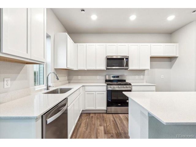 9433 Danube St, Commerce City, CO 80022