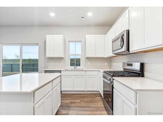 9433 Danube St, Commerce City, CO 80022