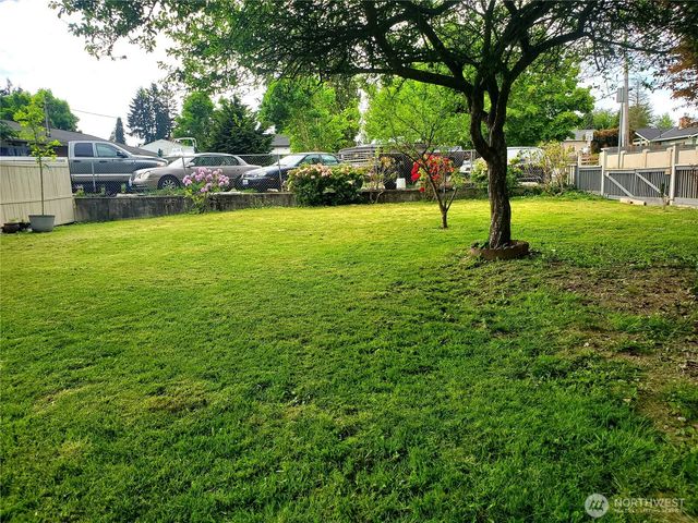 16 E Intercity Avenue, Everett, WA 98208