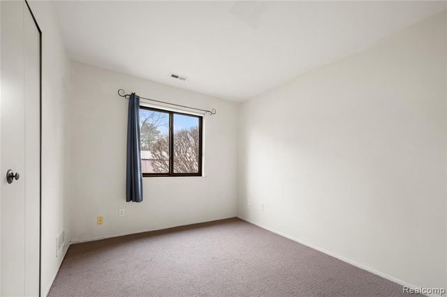 7538 Manor Circle 102, Westland, MI 48185