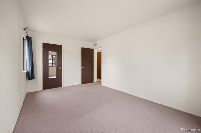 7538 Manor Circle 102, Westland, MI 48185