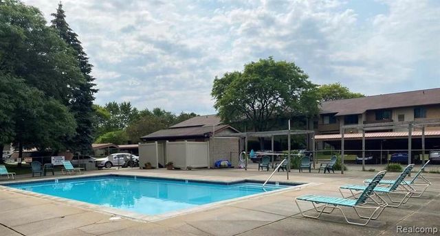 7538 Manor Circle 102, Westland, MI 48185