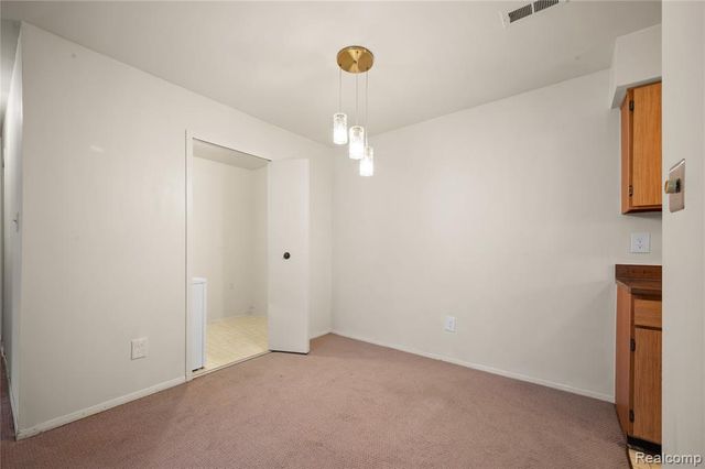 7538 Manor Circle 102, Westland, MI 48185