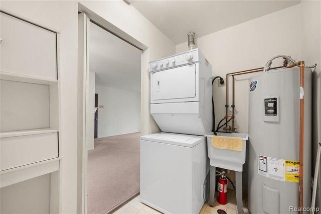 7538 Manor Circle 102, Westland, MI 48185