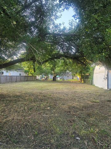 4905 Higgins Street, Houston, TX 77033