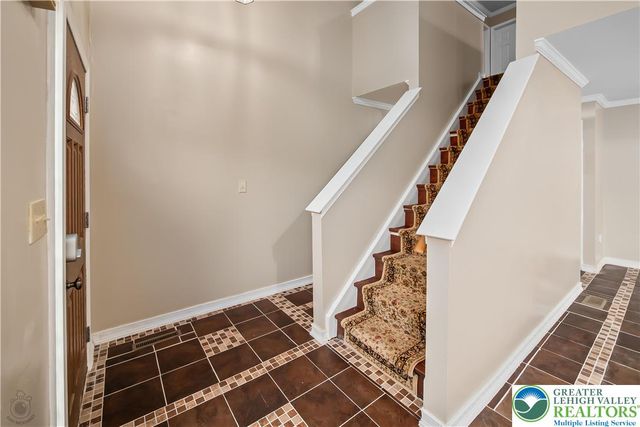 2354 Red Maple Drive, North Whitehall Twp, PA 18037