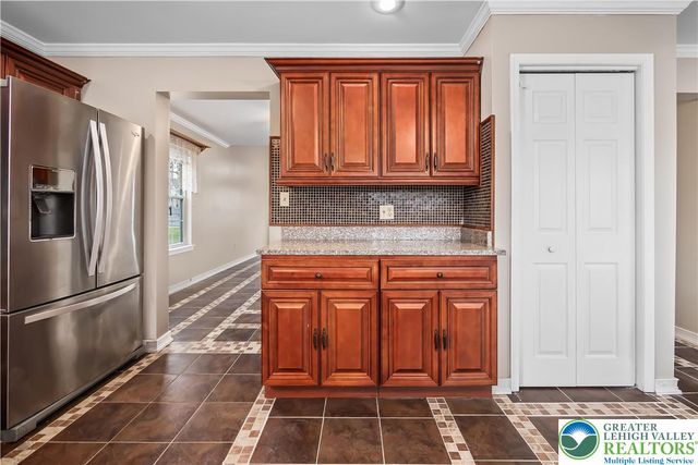 2354 Red Maple Drive, North Whitehall Twp, PA 18037