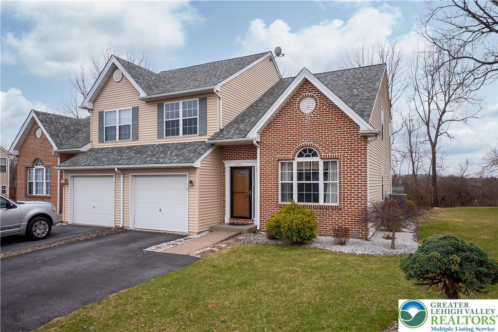 2354 Red Maple Drive, North Whitehall Twp, PA 18037