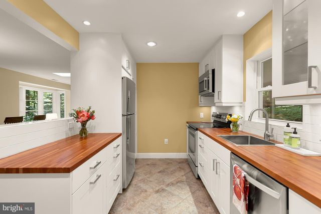 1109 CROWFOOT LN, Silver Spring, MD 20904