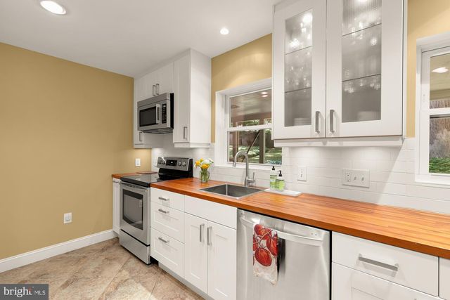 1109 CROWFOOT LN, Silver Spring, MD 20904