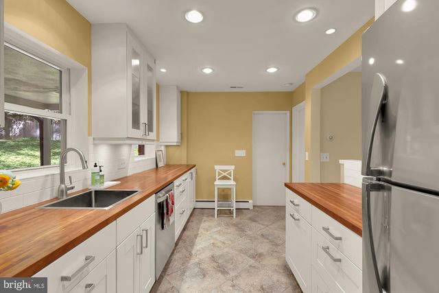 1109 CROWFOOT LN, Silver Spring, MD 20904