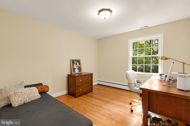 1109 CROWFOOT LN, Silver Spring, MD 20904