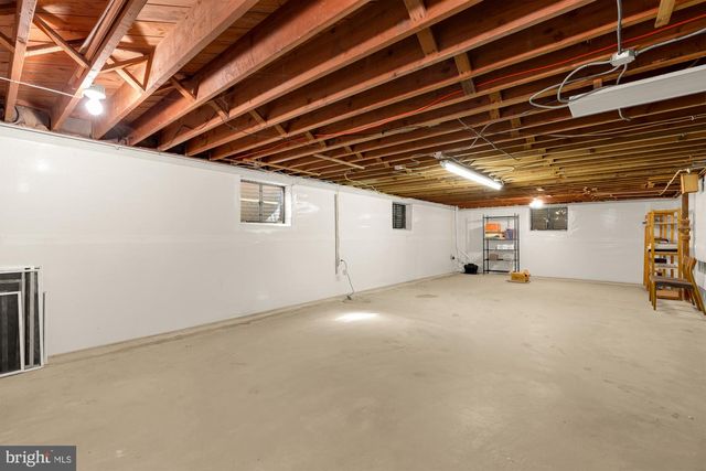 1109 CROWFOOT LN, Silver Spring, MD 20904