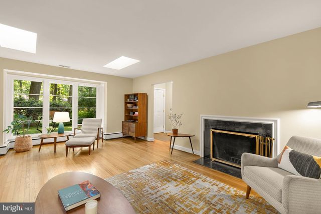 1109 CROWFOOT LN, Silver Spring, MD 20904