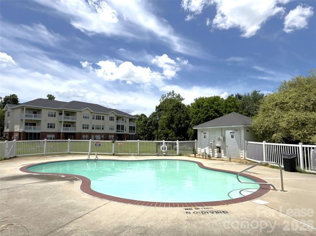 9113 Meadow Vista Road, Charlotte, NC 28213