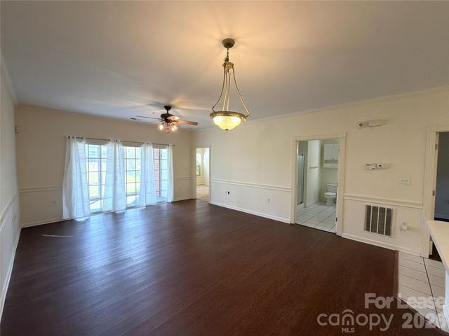 9113 Meadow Vista Road, Charlotte, NC 28213