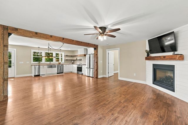 5 Chase Road, Londonderry, NH 03053