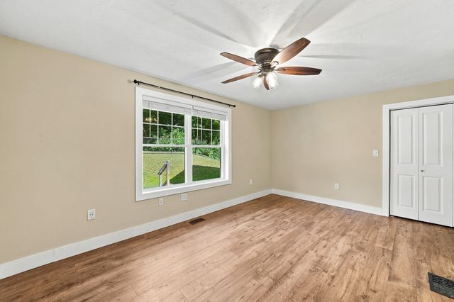 5 Chase Road, Londonderry, NH 03053