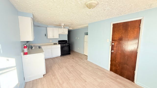 15020 woodlawn Avenue GARDEN, Dolton, IL 60419