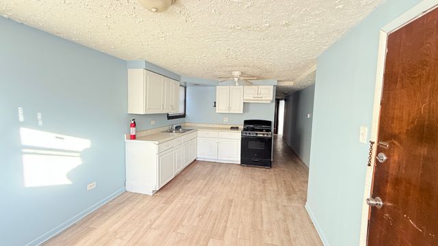 15020 woodlawn Avenue GARDEN, Dolton, IL 60419