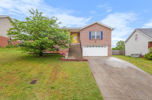 3137 Brook Hill Dr, Clarksville, TN 37042