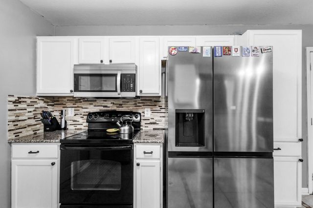 3137 Brook Hill Dr, Clarksville, TN 37042