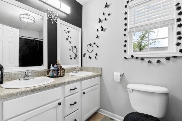 3137 Brook Hill Dr, Clarksville, TN 37042