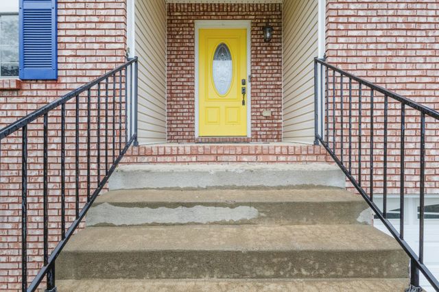 3137 Brook Hill Dr, Clarksville, TN 37042