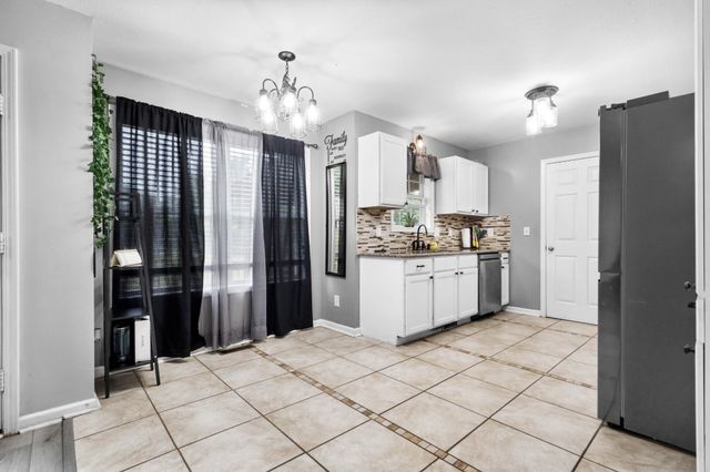 3137 Brook Hill Dr, Clarksville, TN 37042