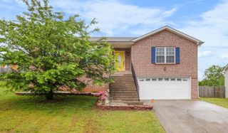 3137 Brook Hill Dr, Clarksville, TN 37042
