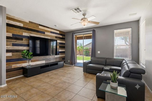 3525 W Quail Track Drive, Phoenix, AZ 85083