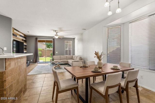 3525 W Quail Track Drive, Phoenix, AZ 85083