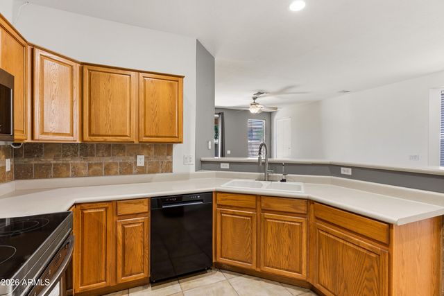 3525 W Quail Track Drive, Phoenix, AZ 85083