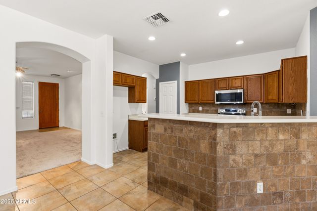 3525 W Quail Track Drive, Phoenix, AZ 85083