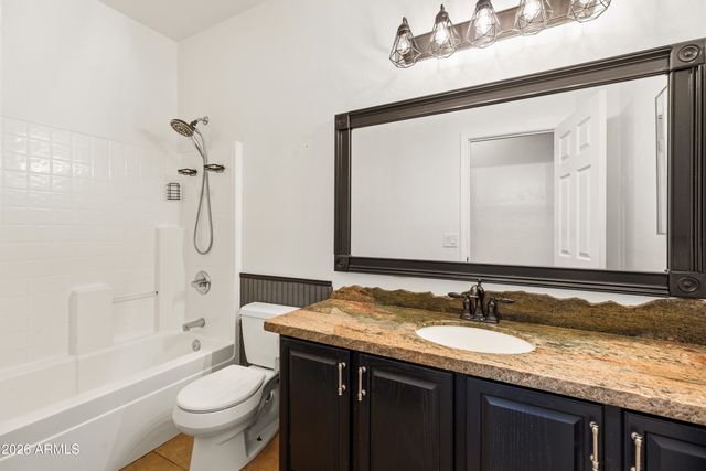 3525 W Quail Track Drive, Phoenix, AZ 85083