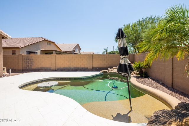 3525 W Quail Track Drive, Phoenix, AZ 85083