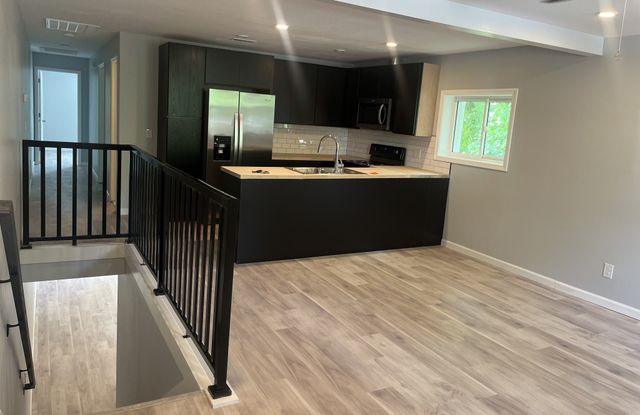 609 Central Ave, Clarksville, TN 37040