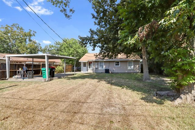 702 Parkway Street, Baytown, TX 77520
