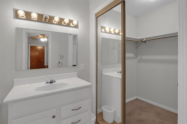 702 Parkway Street, Baytown, TX 77520