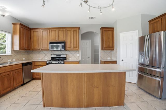18305 Lake Edge CT, Pflugerville, TX 78660