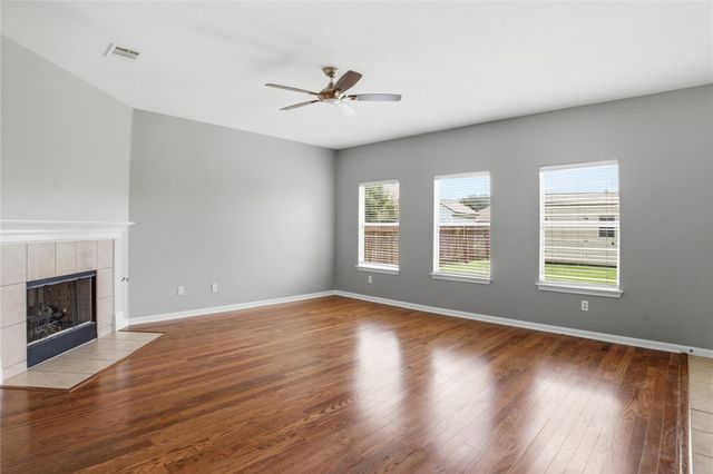 18305 Lake Edge CT, Pflugerville, TX 78660