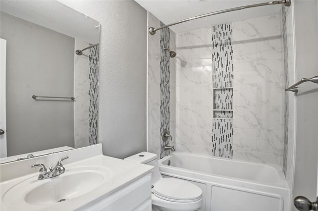 18305 Lake Edge CT, Pflugerville, TX 78660